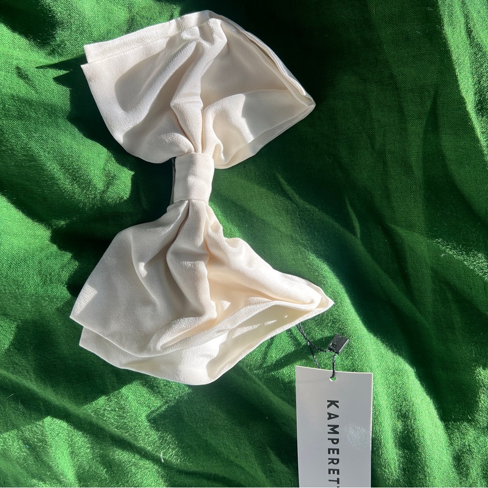 KAMPERETT Ivory Bow Hair Accessory